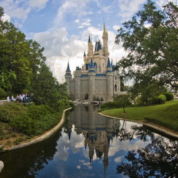 Meet your Posher, Kimberly - Picture 1 of 2